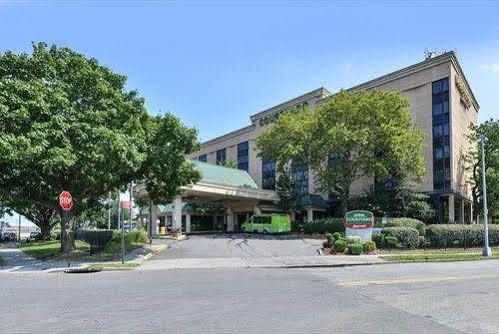 Courtyard By Marriott Laguardia Airport Hotel