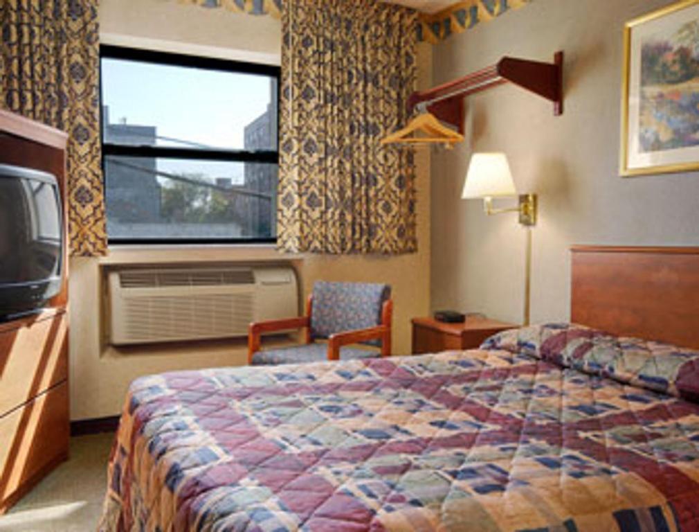 Super 8 By Wyndham Long Island Lga New York