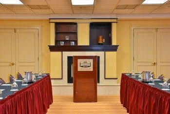 Courtyard By Marriott Laguardia Airport 3* New York