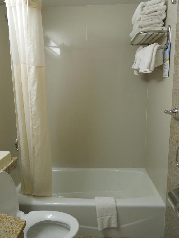 Hotel Quality Woodside Queens 3*