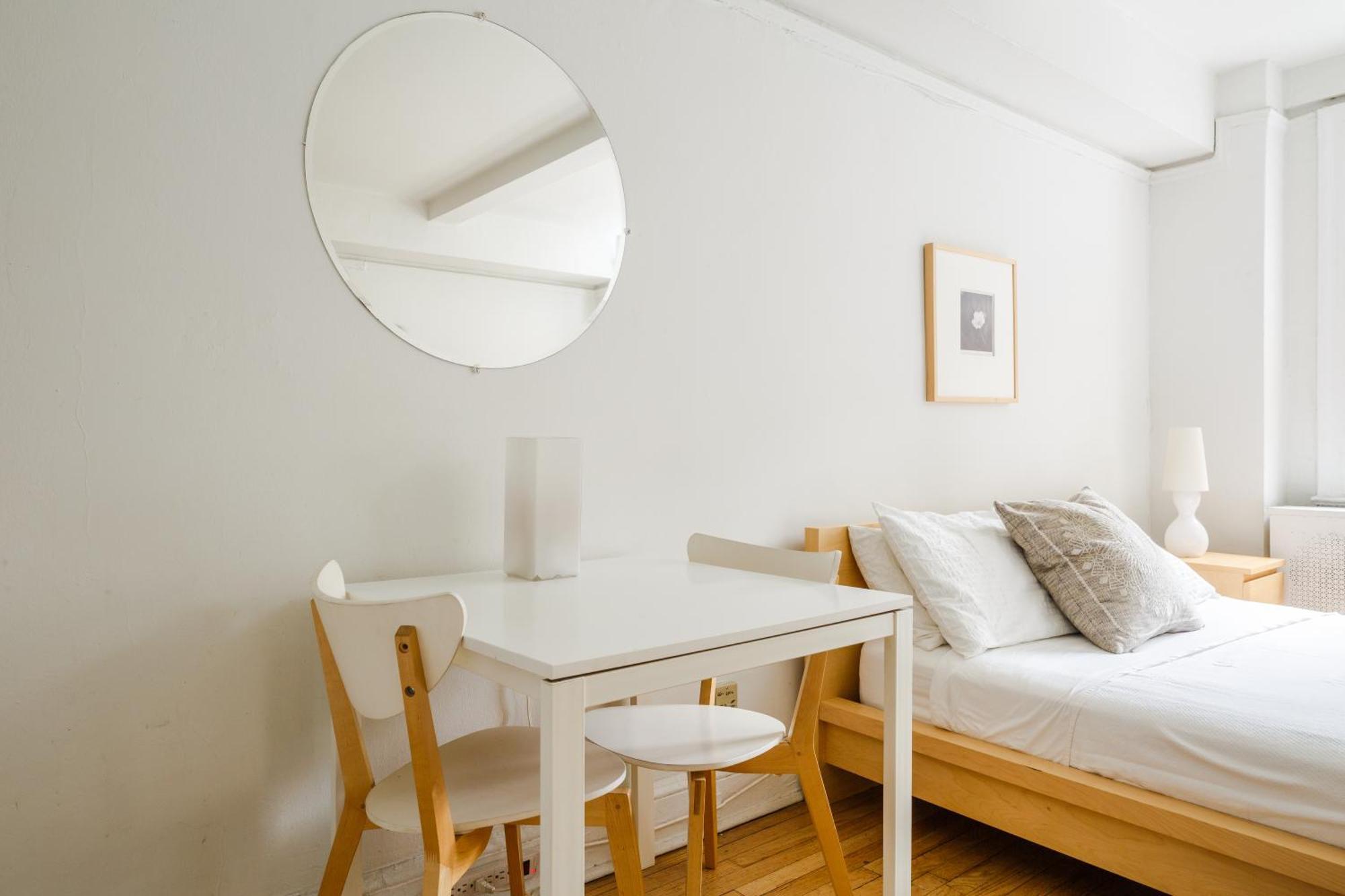 Studio - 39th Street Apartment New York