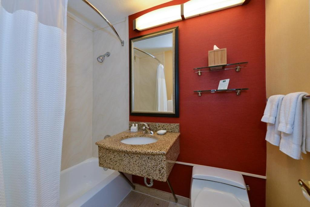 Courtyard By Marriott Laguardia Airport Hotel 3*