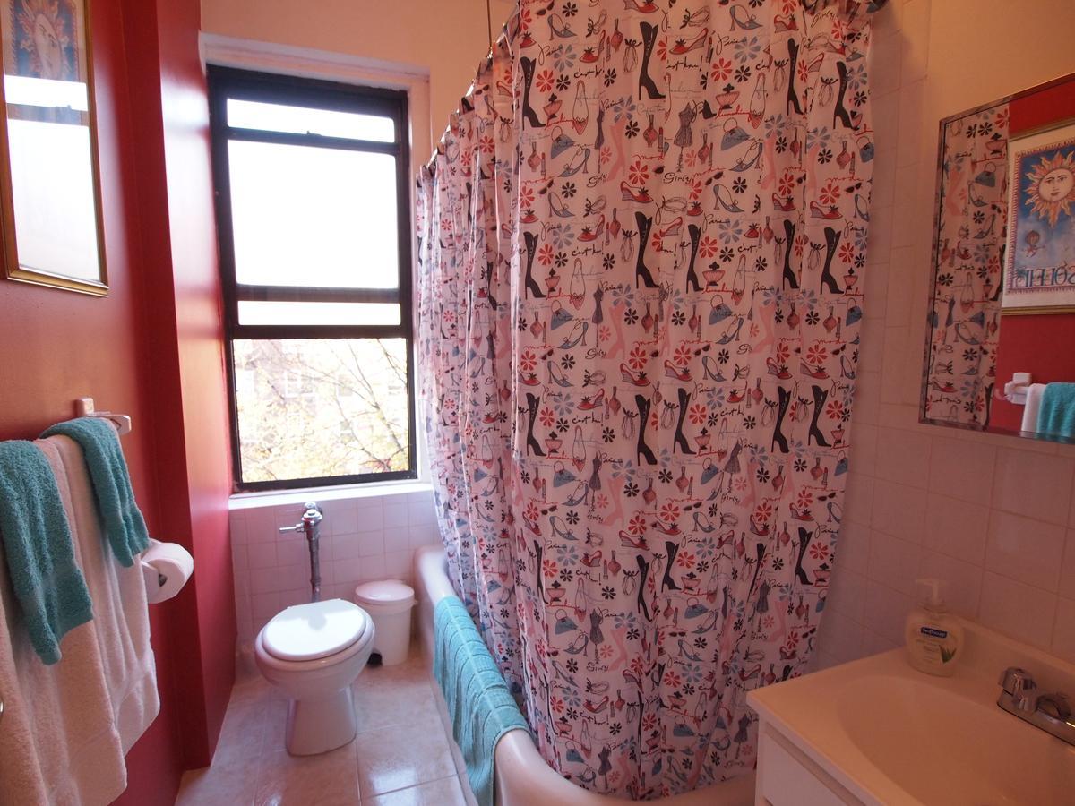 Sunny Brooklyn Apartment *