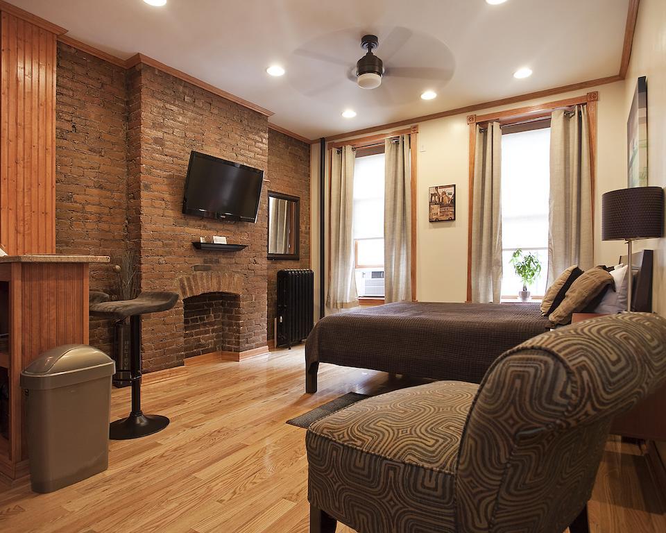 Upper Yorkville Apartments *