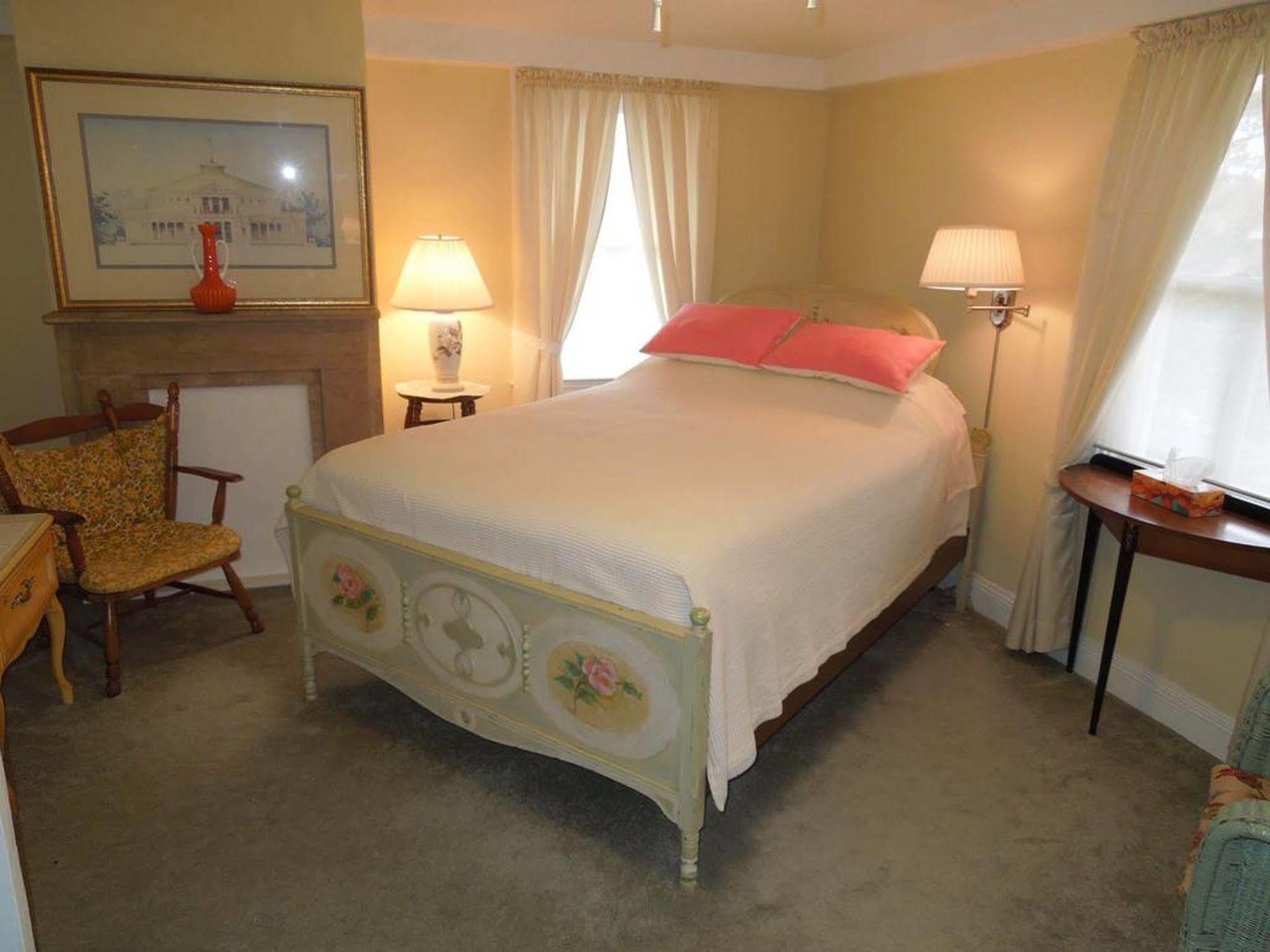 Victorian Of Staten Island 4*