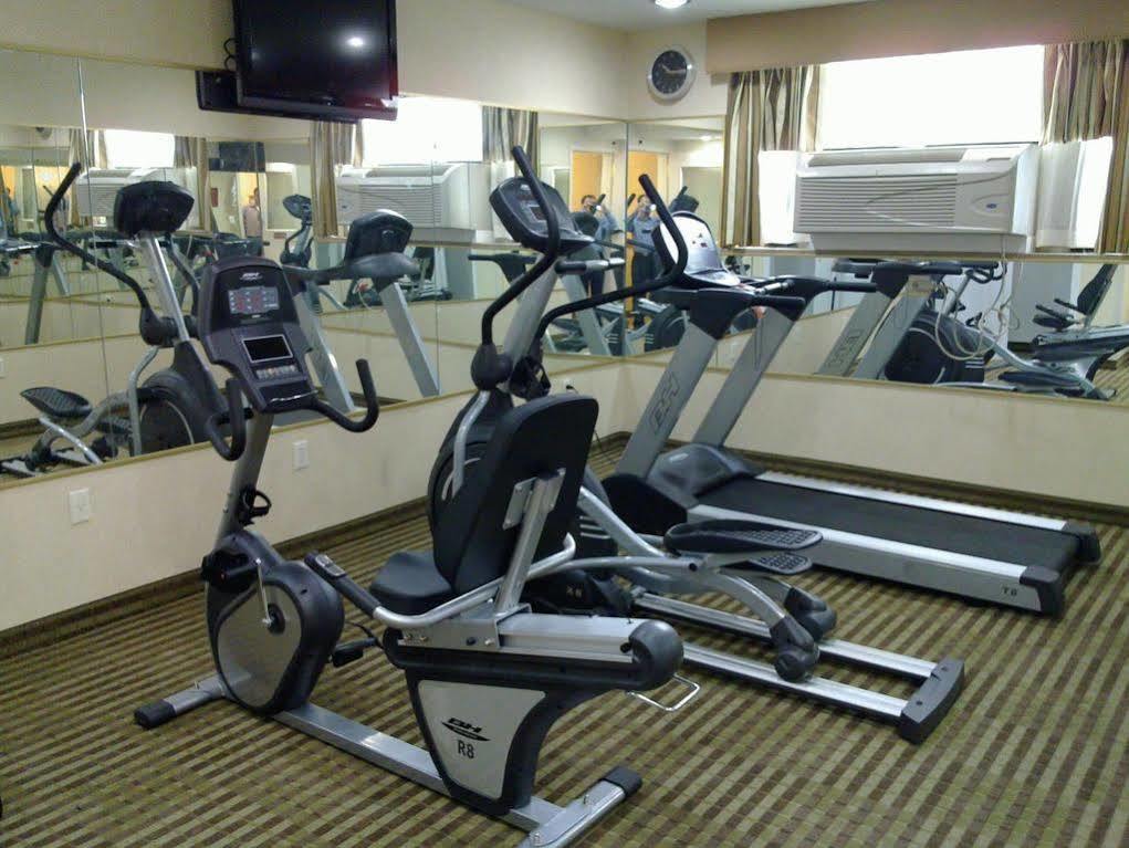 Hotel Quality Woodside Queens 3*