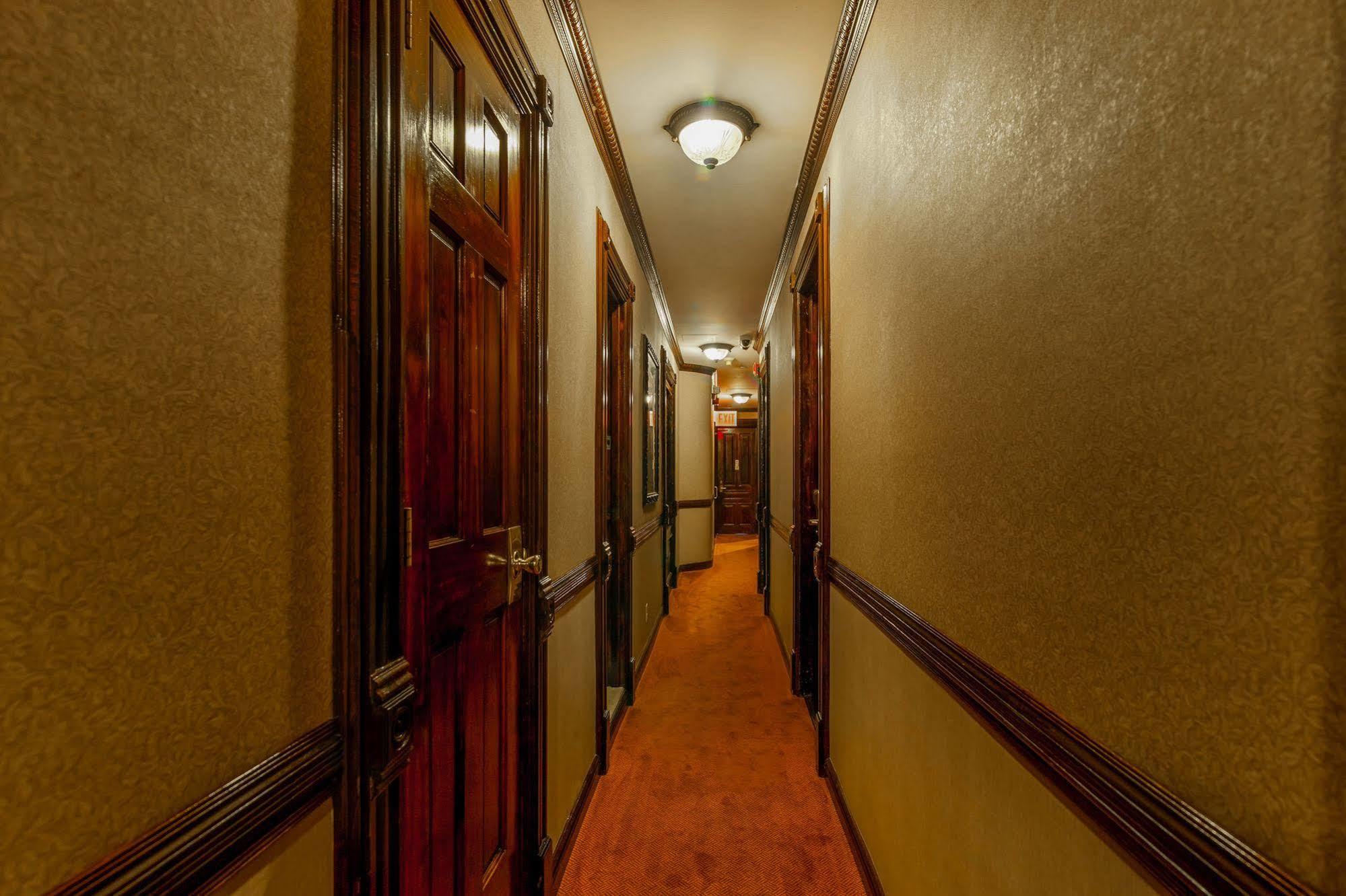 Hotel 17 2*
