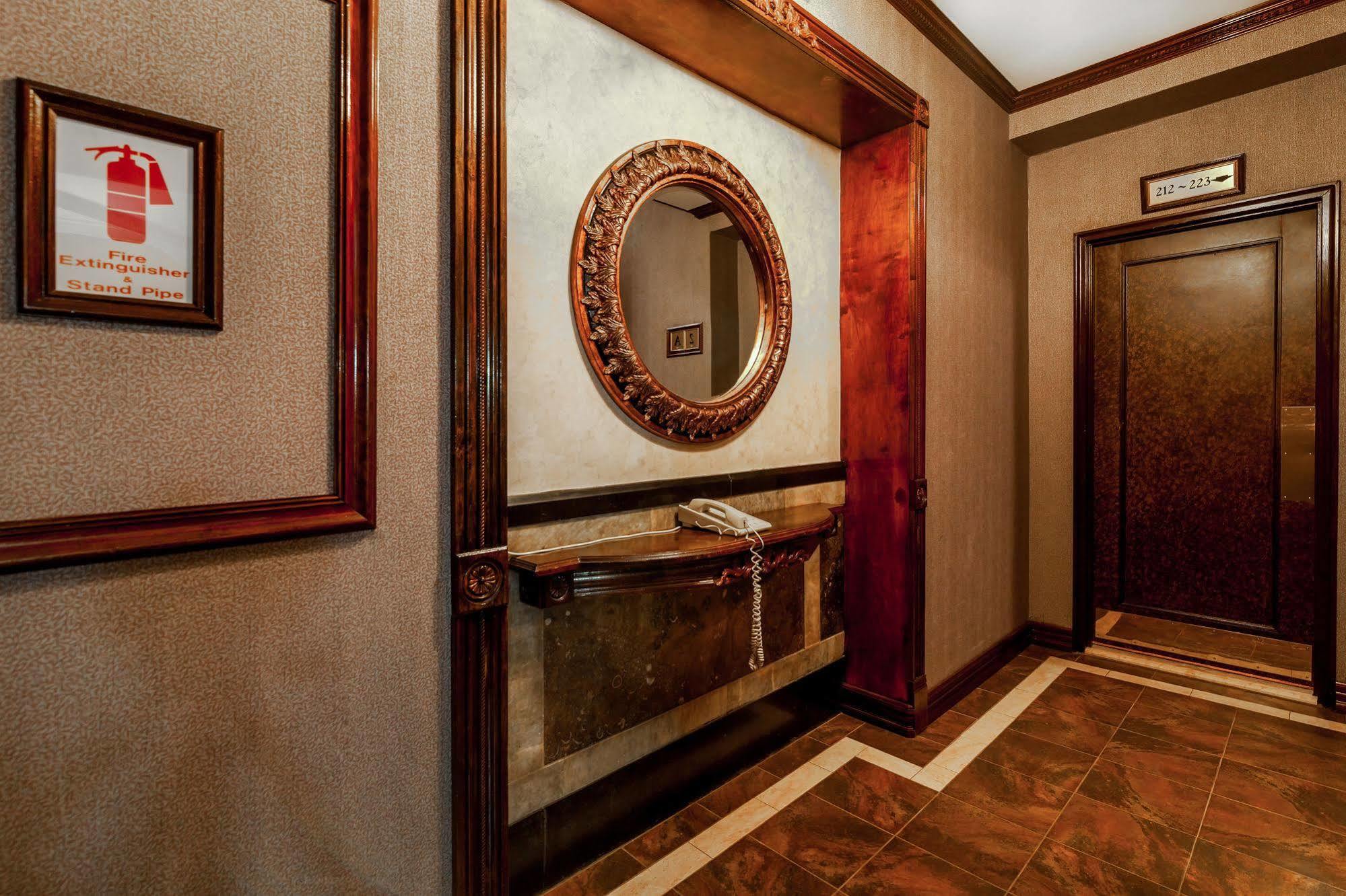 Hotel 17 2*
