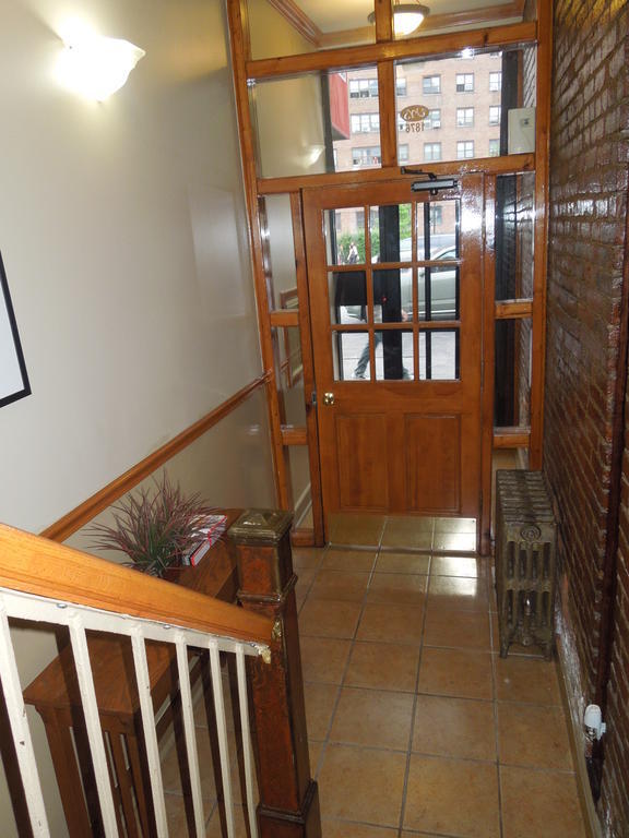 Upper Yorkville Apartments