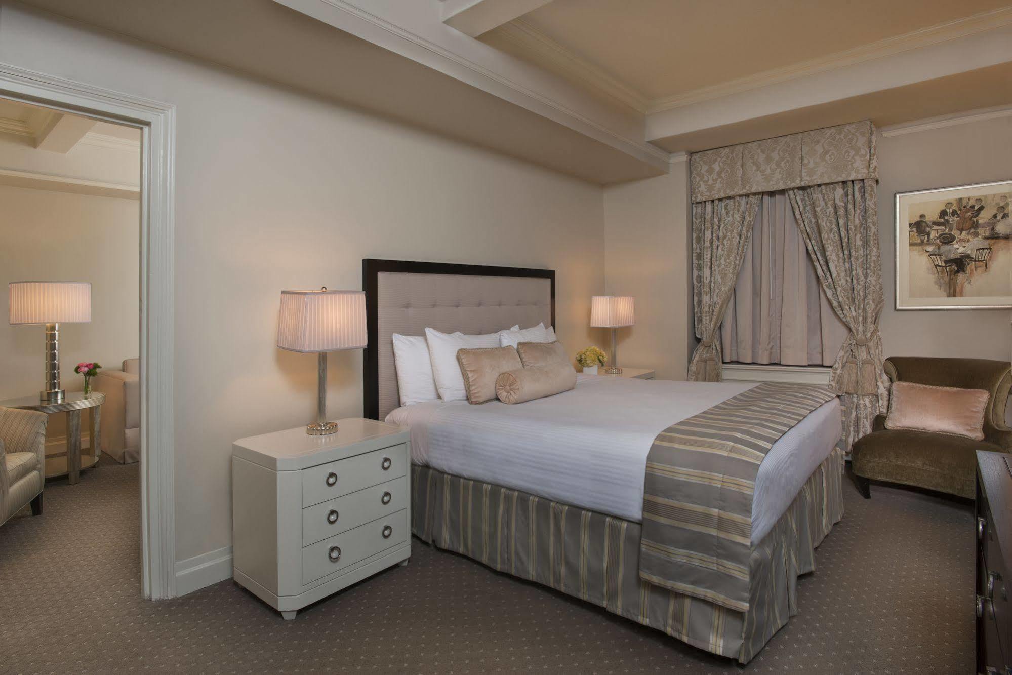 Hotel Warwick New York