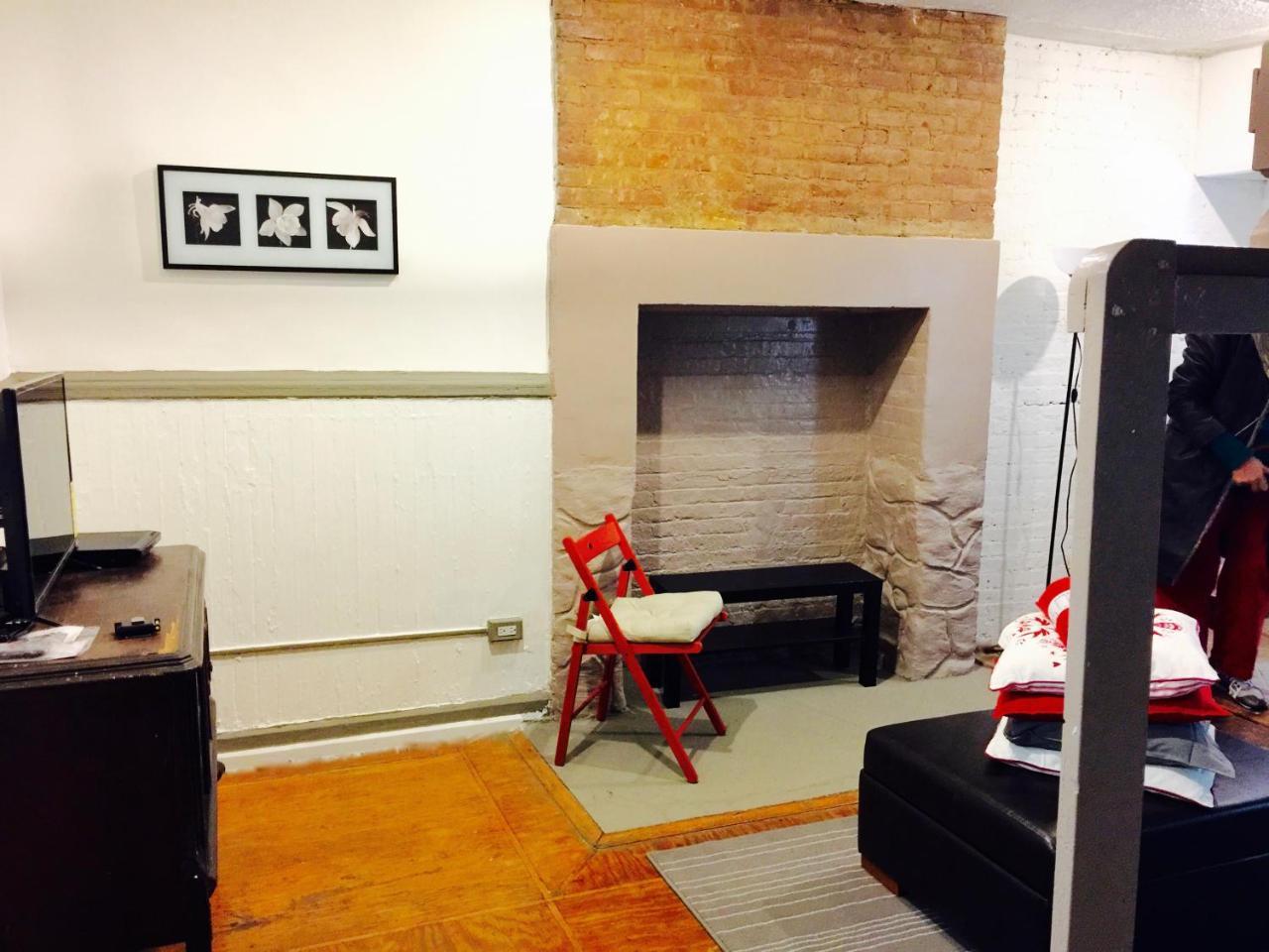 Brownstone Clark Historic Studio Apartment