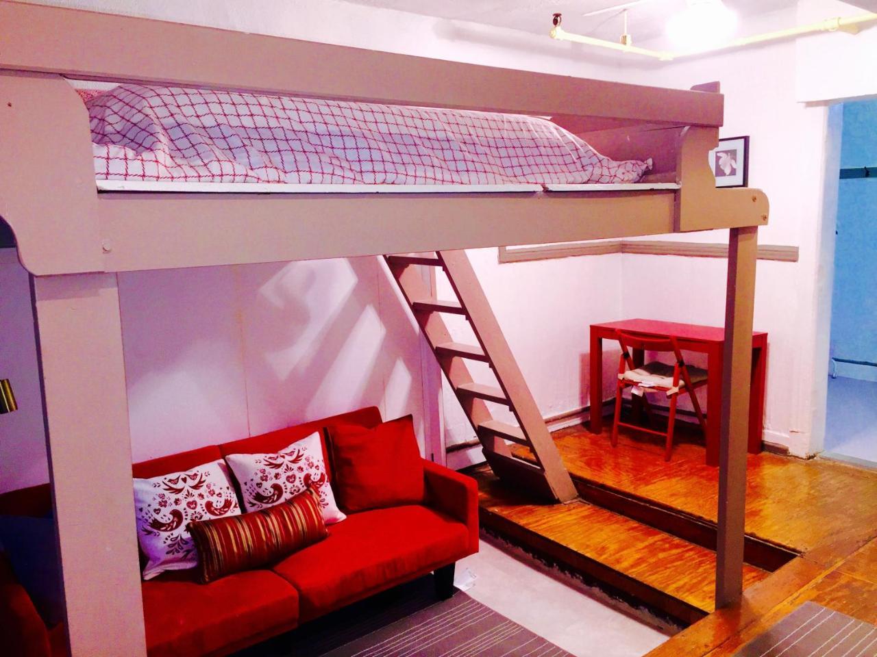 Brownstone Clark Historic Studio Apartment New York