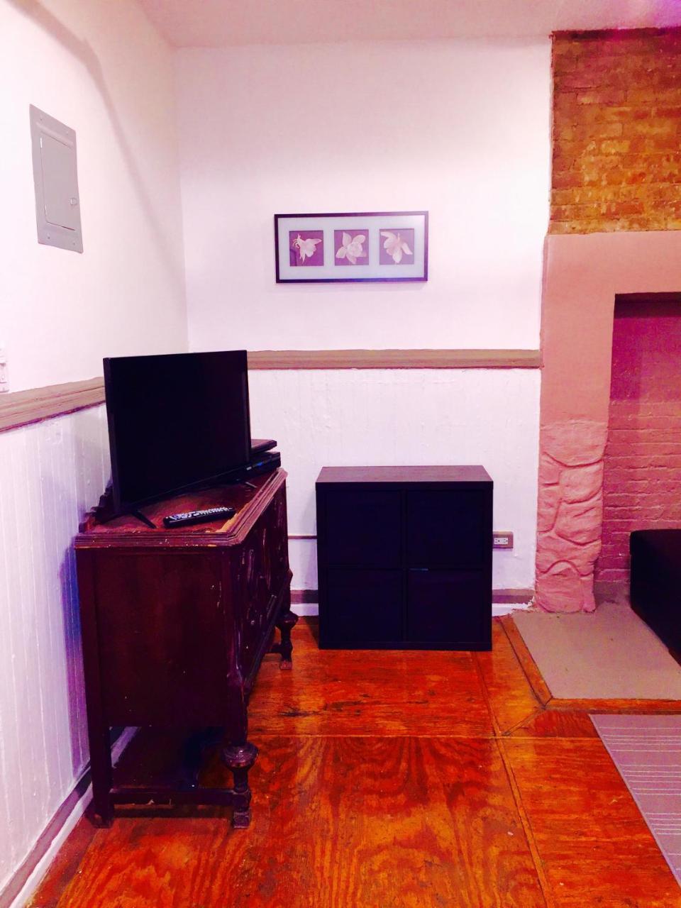 Brownstone Clark Historic Studio Apartment *