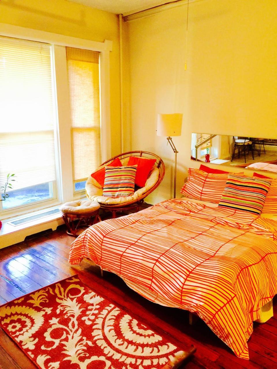 Brownstone Clark Historic Studio Apartment *