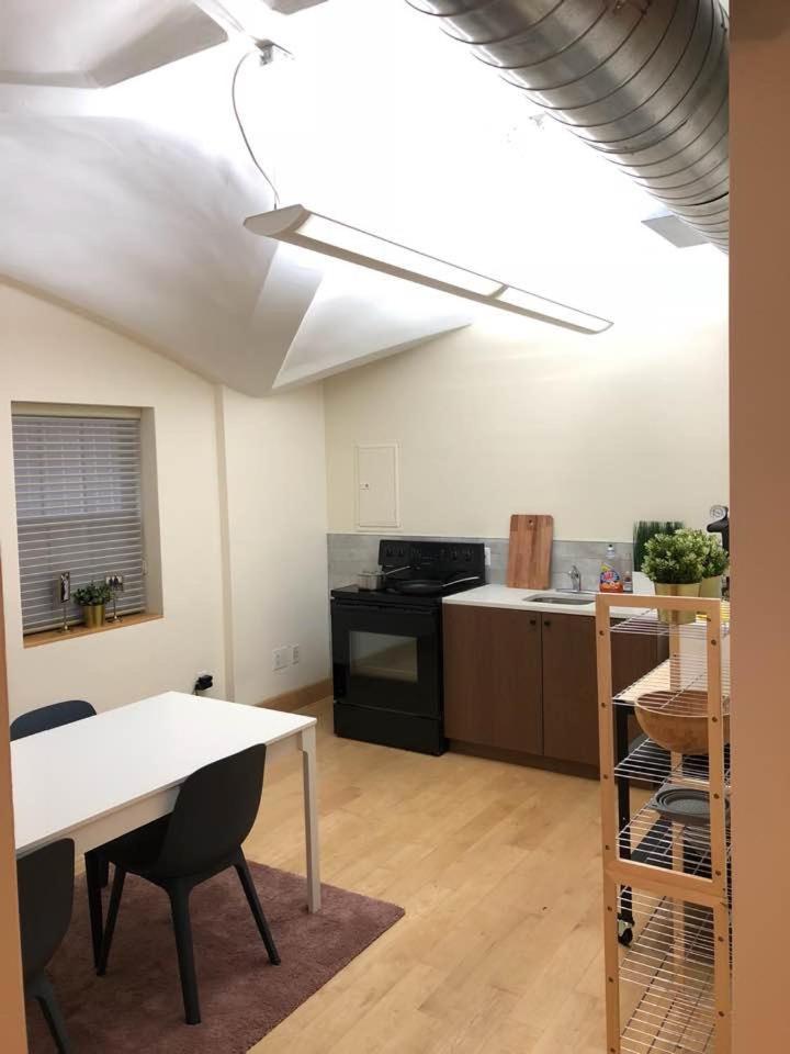 Hostel Midtown East For Woman *