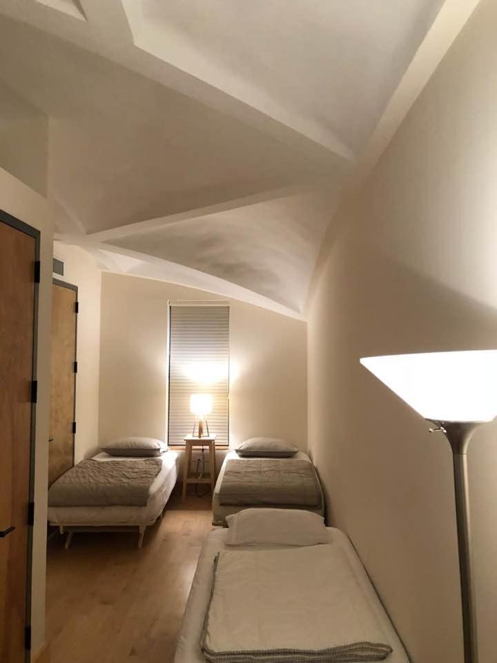 Midtown East For Woman Hostel *