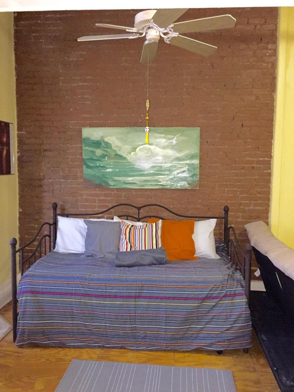 Brownstone Clark Historic Studio Apartment
