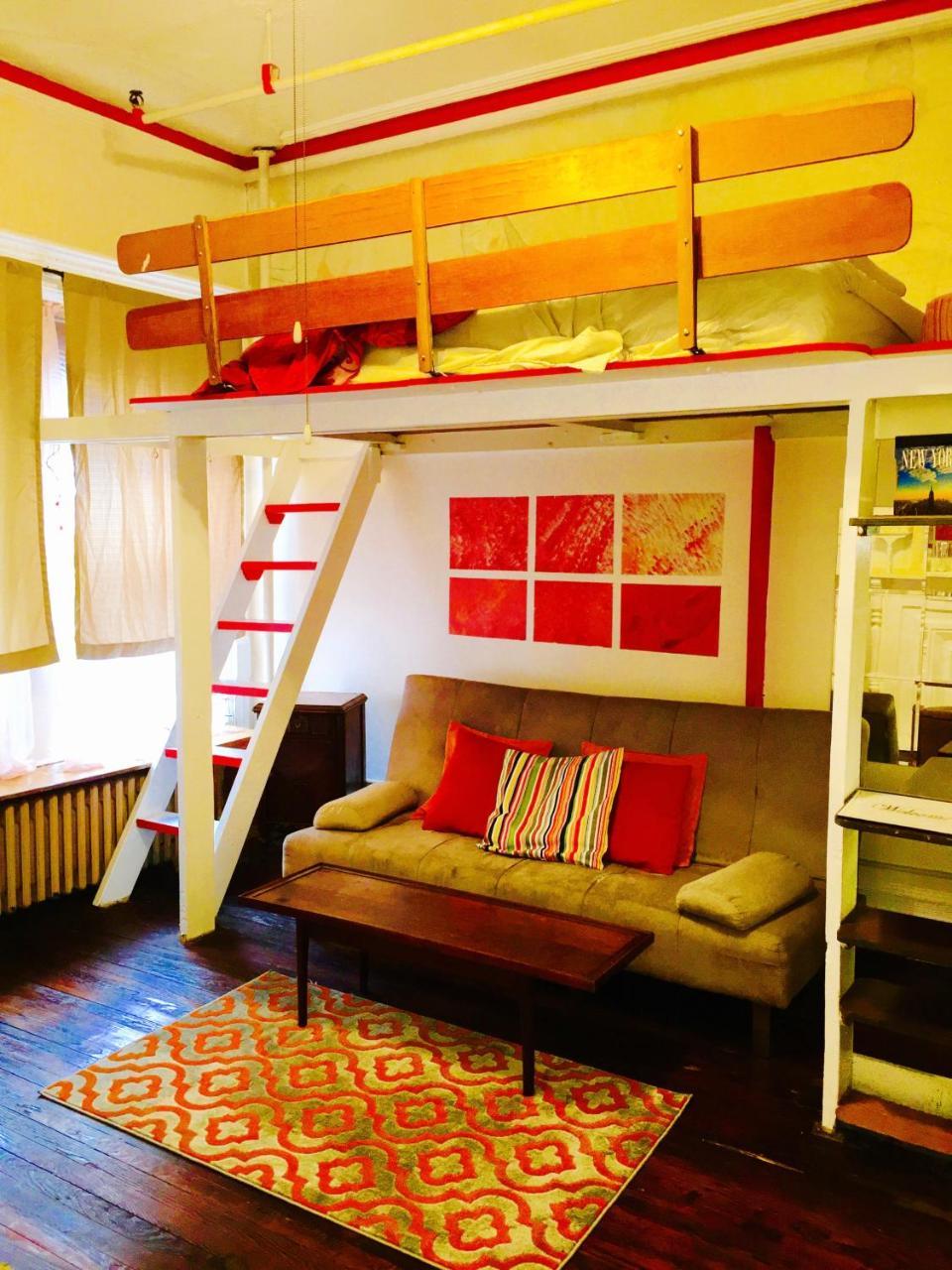 Brownstone Clark Historic Studio Apartment