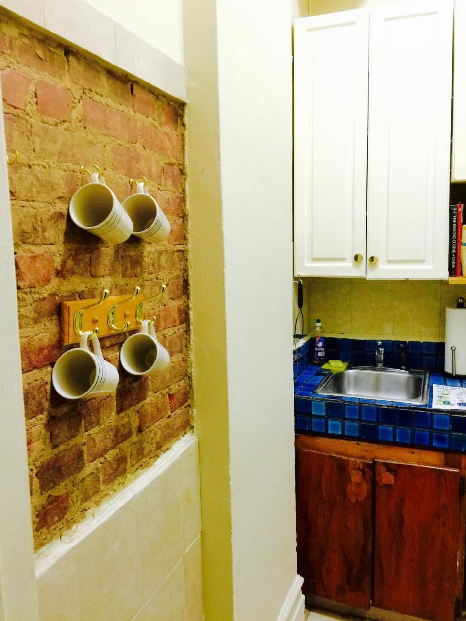 Brownstone Clark Historic Studio Apartment