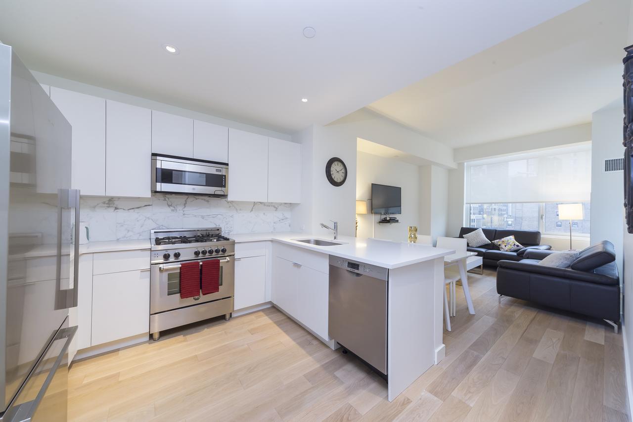 Times Square Luxury Suites *