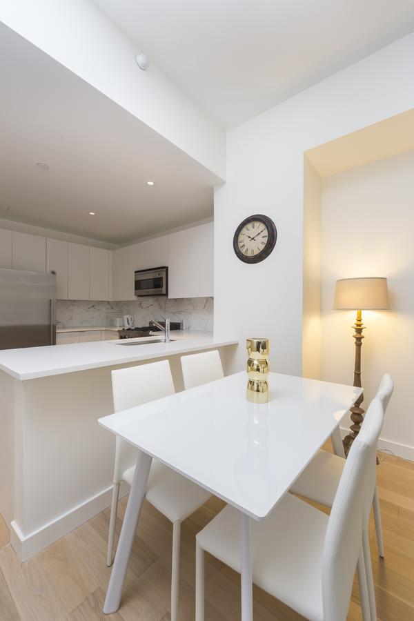 Times Square Luxury Suites Apartment