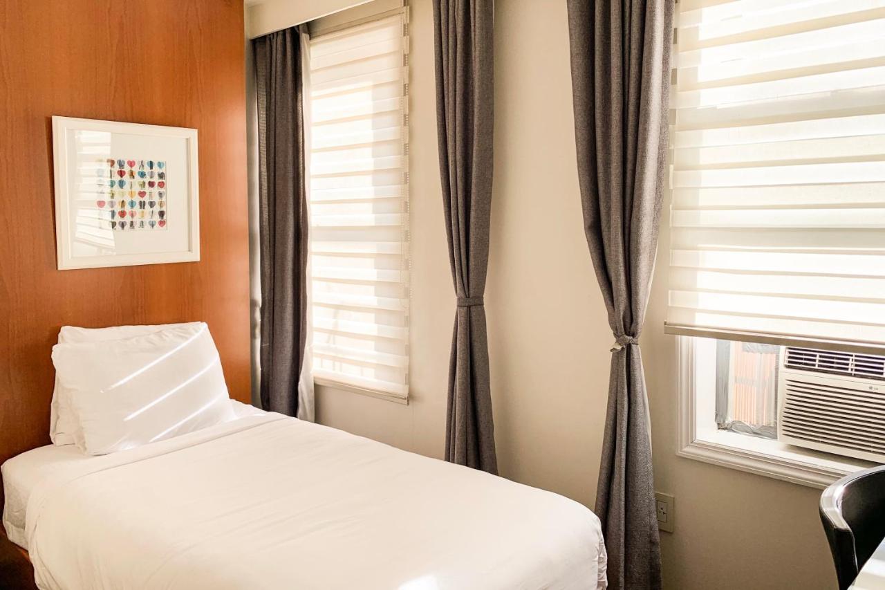 Midtown West Hotel 3*