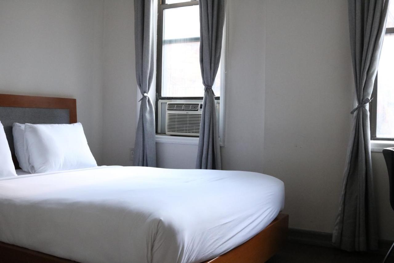Midtown West Hotel 3*