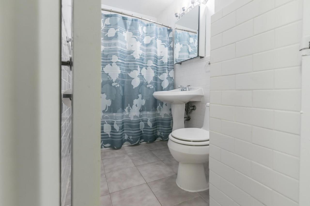 3 Bedrooms With Private Balcony By Central Park * New York