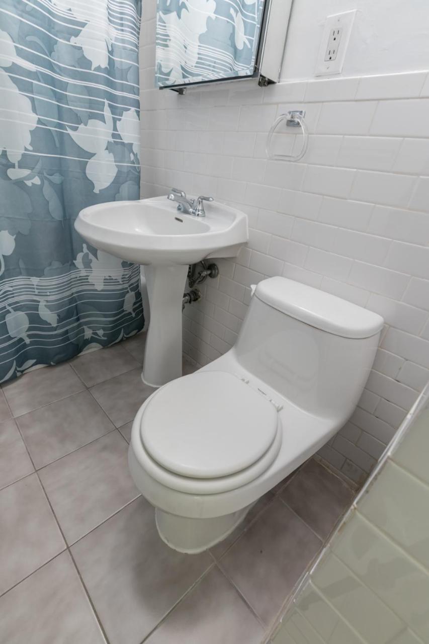 3 Bedrooms With Private Balcony By Central Park New York