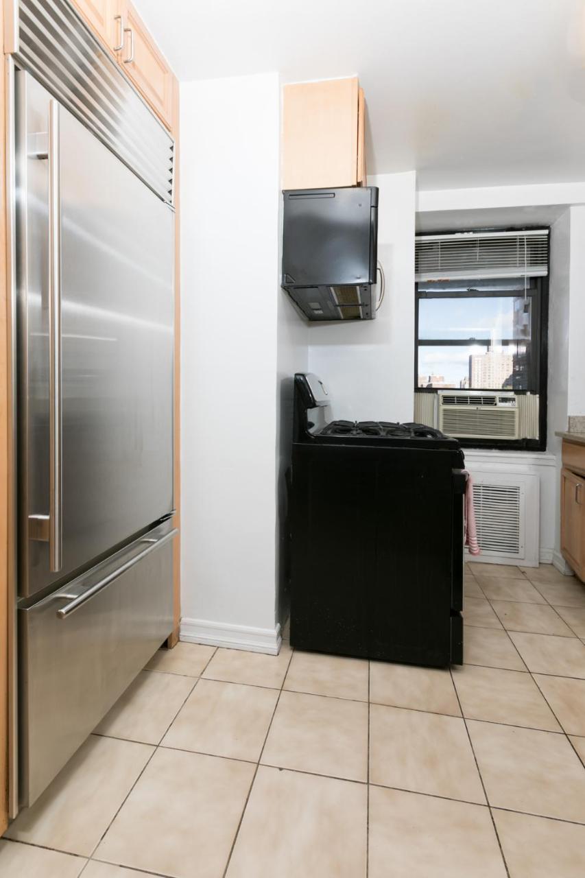 3 Bedrooms With Private Balcony By Central Park