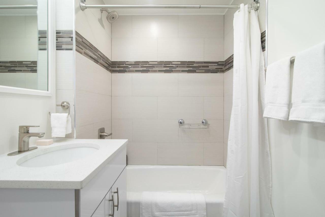 138 Bowery Hotel 4*