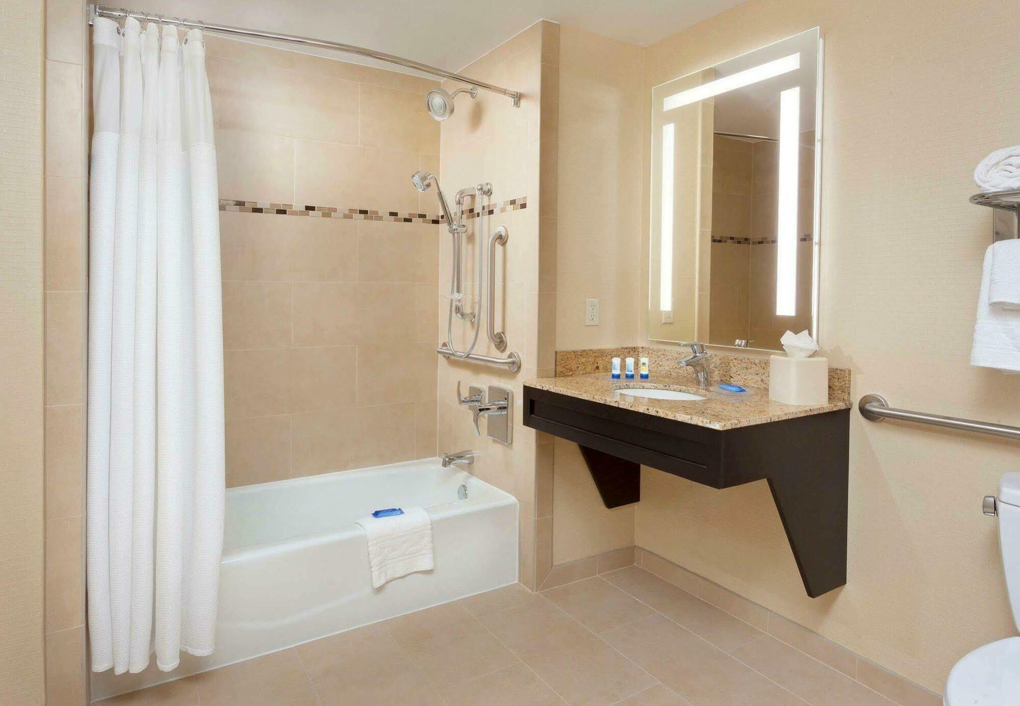 Hotel Fairfield & By Marriott Midtown Manhattan/penn Station
