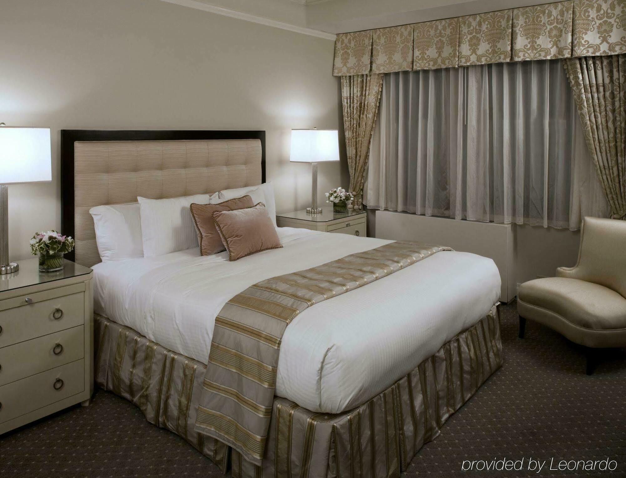 Warwick 4* New York