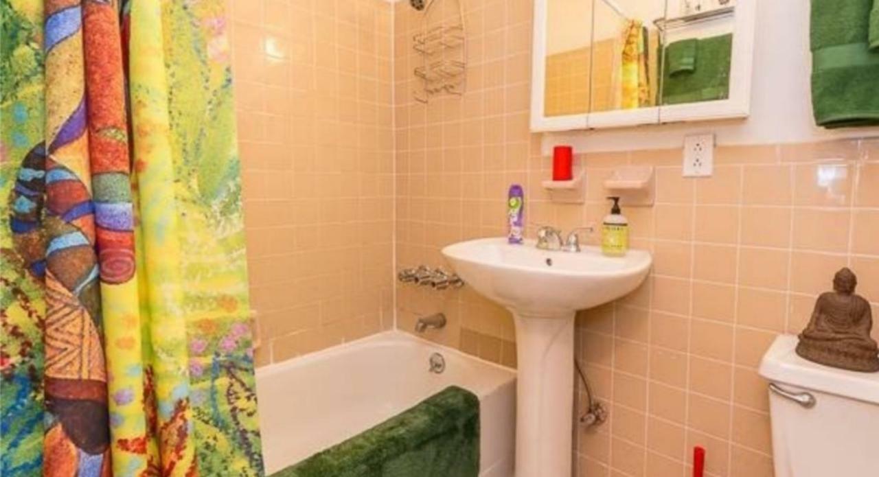 Fabulous Fully Furnished Minutes From Times Square! Apartment