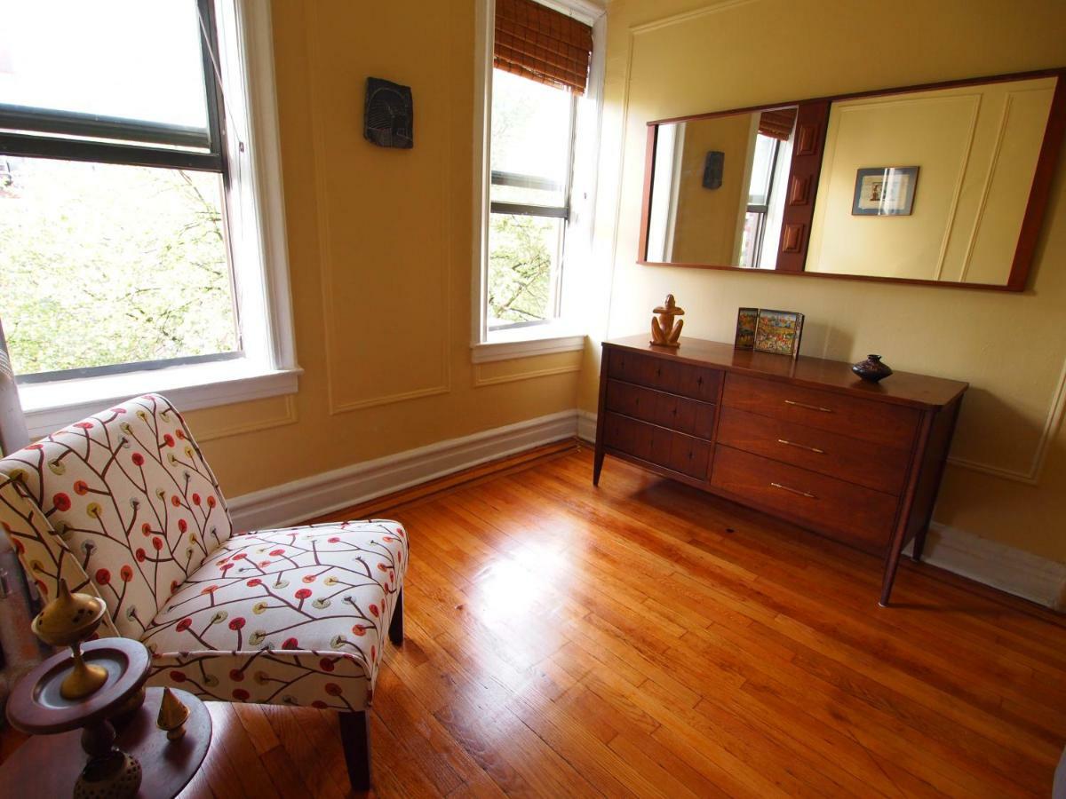 Sunny Brooklyn Apartment *