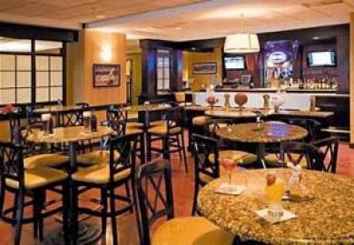 Hotel Courtyard By Marriott Laguardia Airport 3*