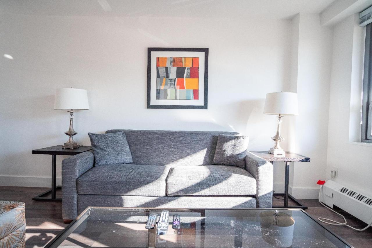 Apartment Queens Blvd *