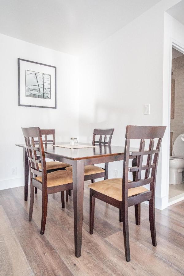 Apartment Queens Blvd *