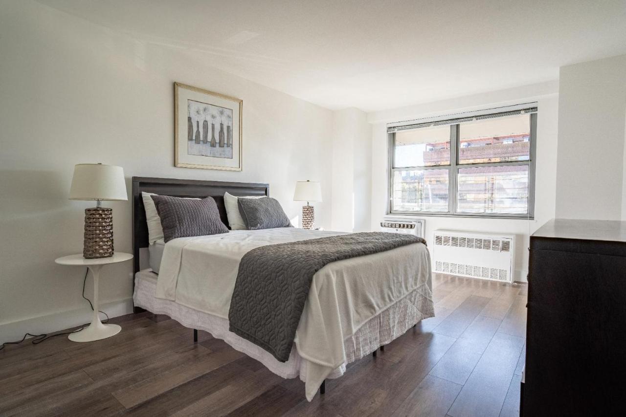 Apartment Queens Blvd
