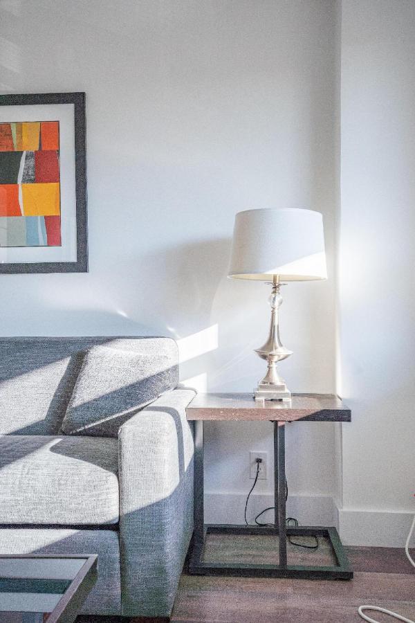 Apartment Queens Blvd *