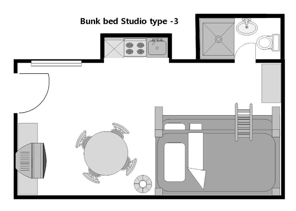 Midtown Apartment *