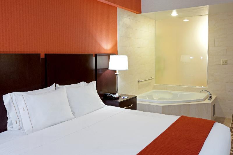 Express Maspeth By Ihg New York