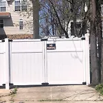 Cozzy Room With Private Entrance And Drive Way