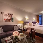 Avalon Hotel