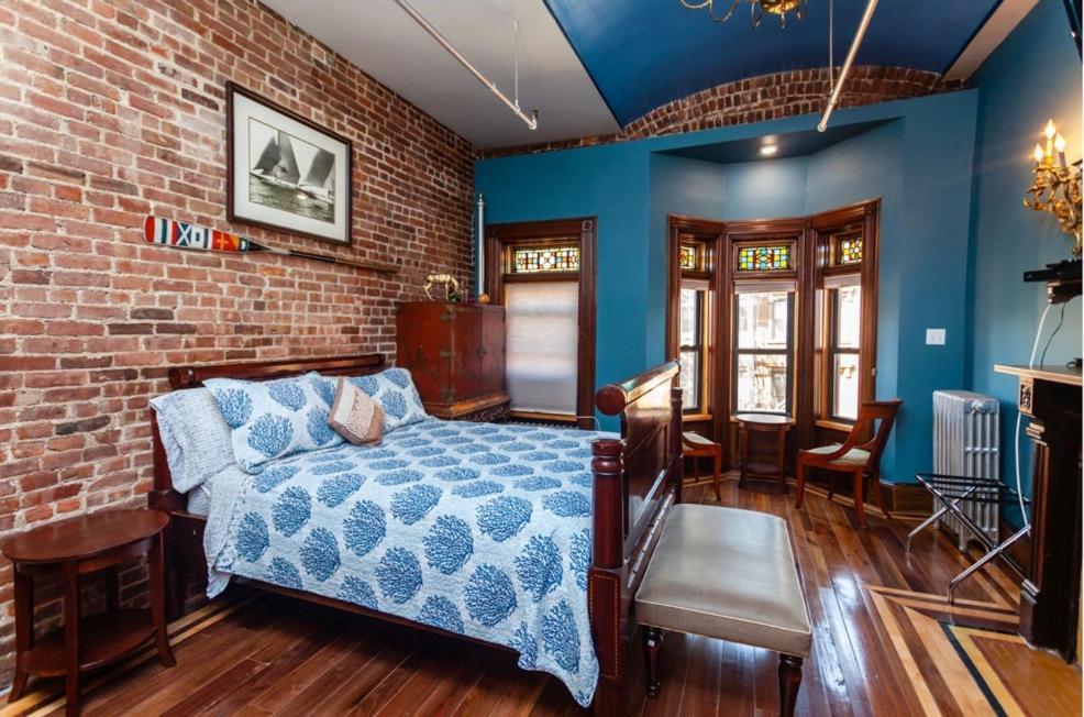 Northern Lights Mansion Bed & Breakfast 3*