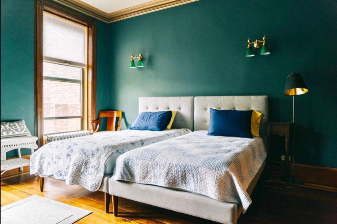 Northern Lights Mansion 3* New York