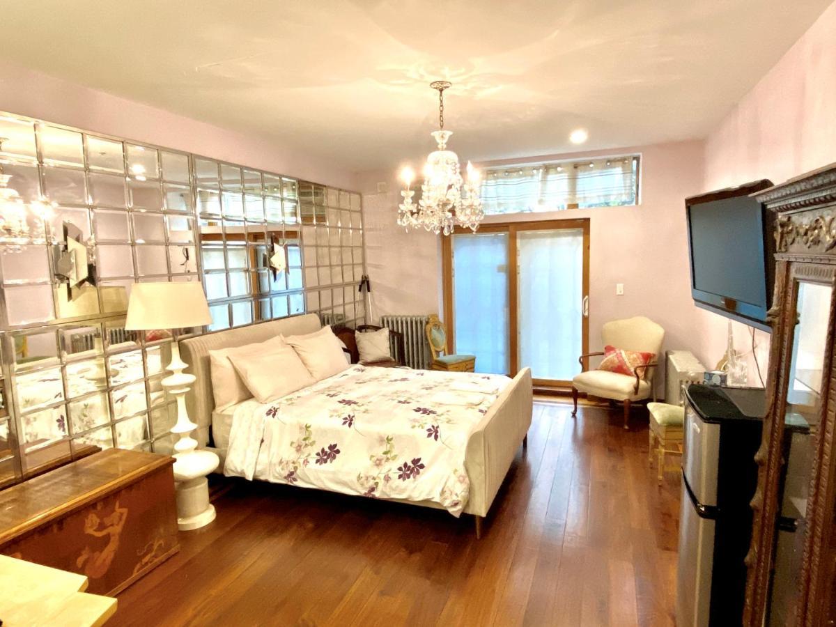 Northern Lights Mansion 3* New York