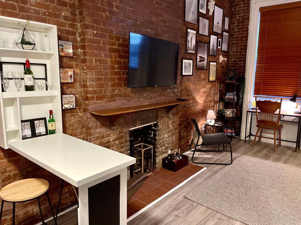 Cozy Studio In Hell's Kitchen