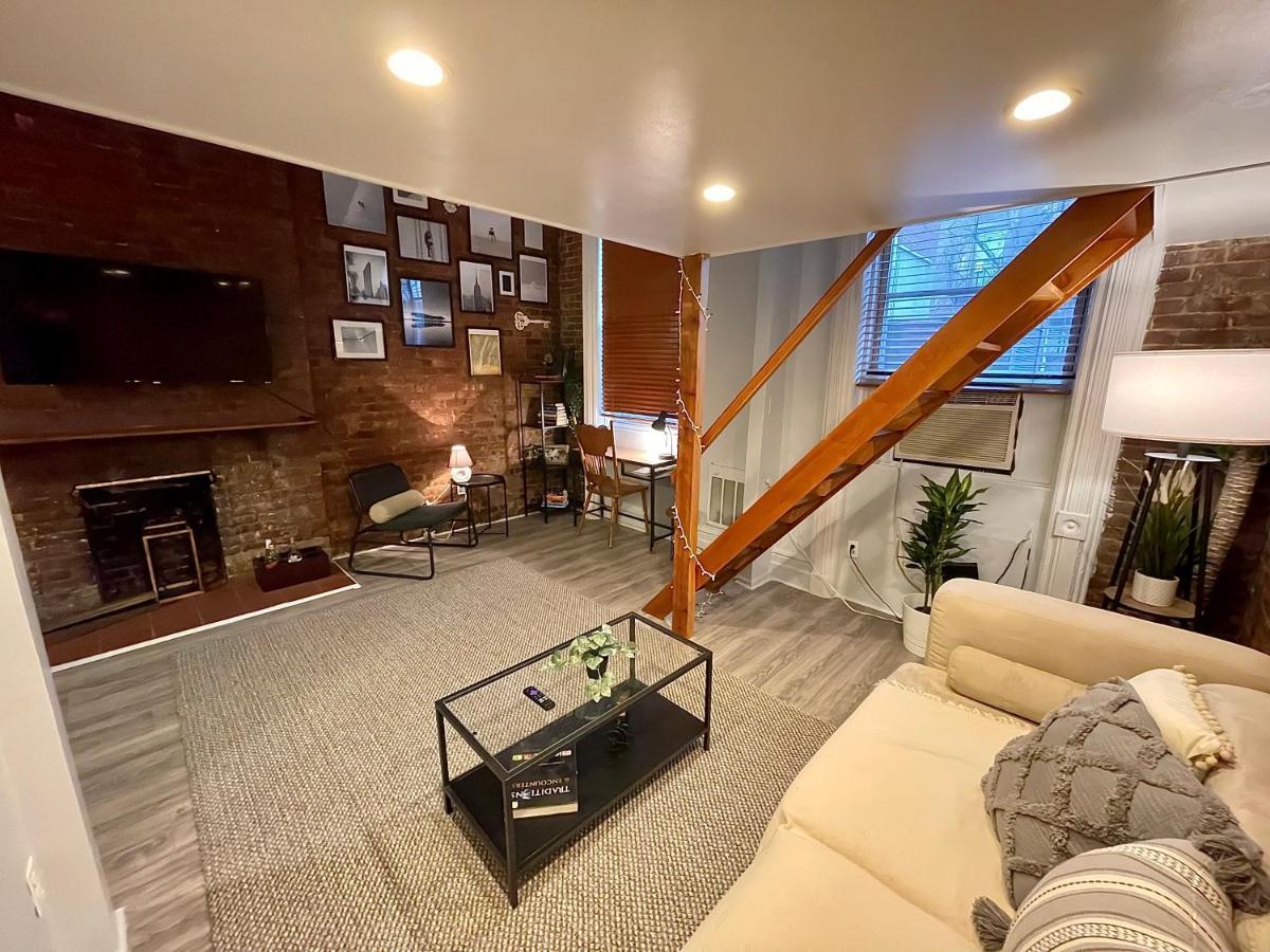 Cozy Studio In Hell's Kitchen Apartment