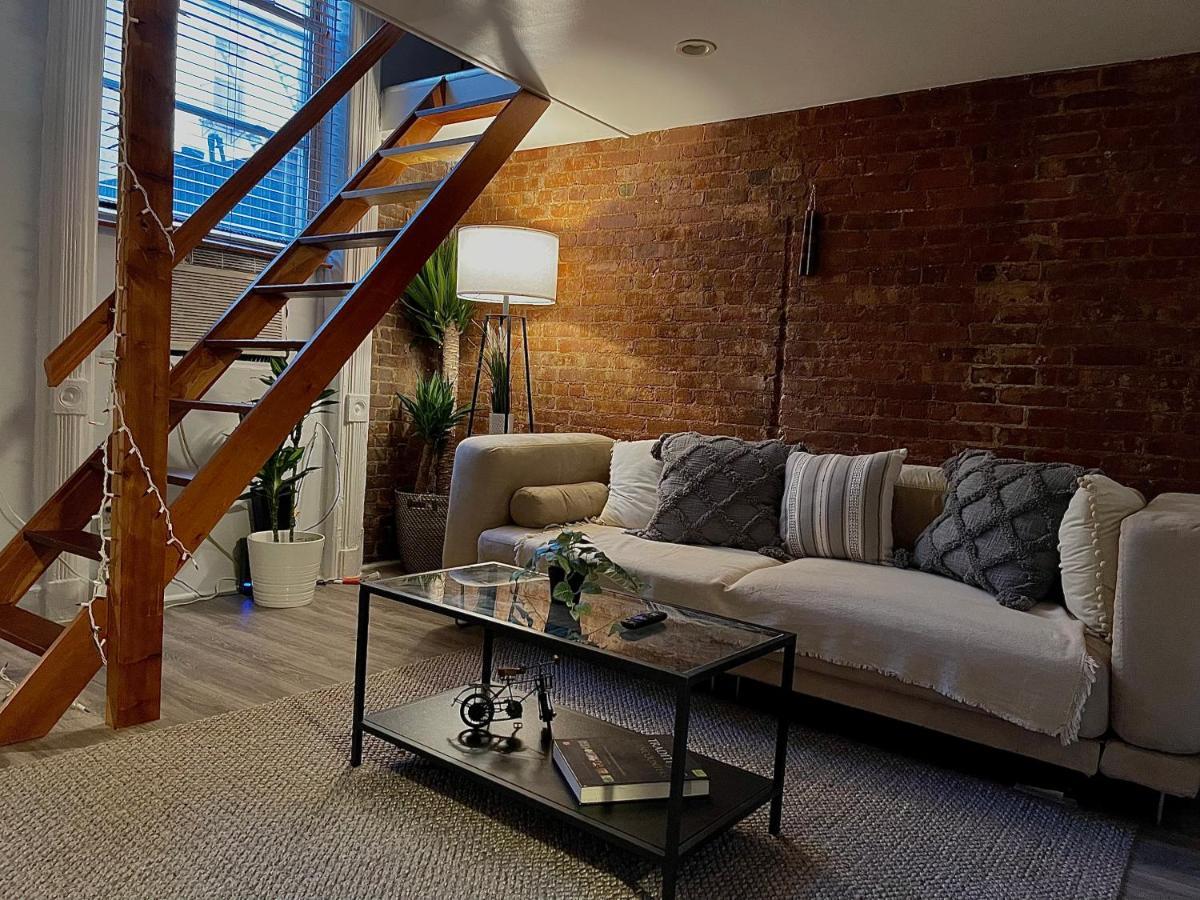 Cozy Studio In Hell's Kitchen Apartment